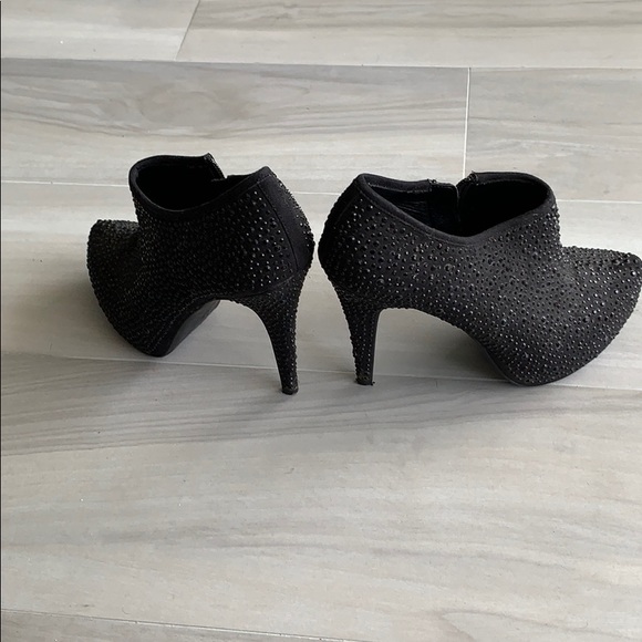 Gianni Bini Black studded booties - Picture 4 of 5